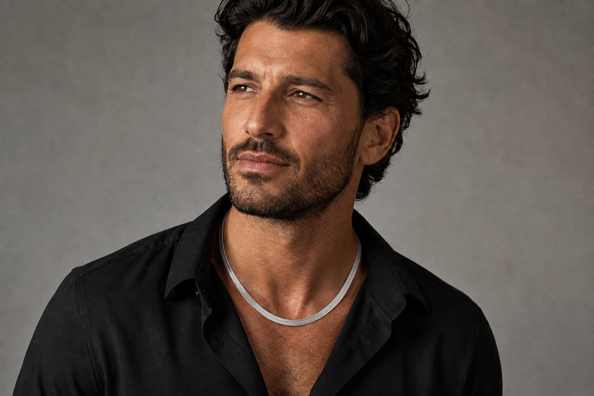 Can Men Wear Herringbone Chains? Yes, Here's How to Do It Right