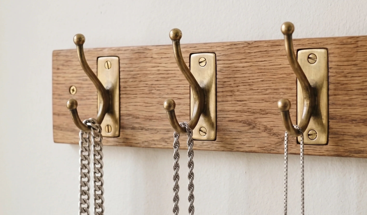 How to Store Necklaces So They Stay Like New